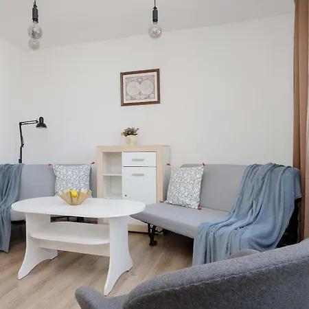 Spacious For 6 Guests With A Bathtub In By Renters Apartamento