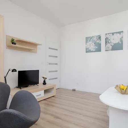 Spacious For 6 Guests With A Bathtub In By Renters *