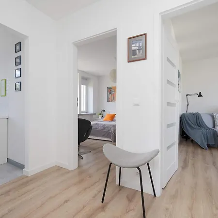 Spacious For 6 Guests With A Bathtub In By Renters Apartamento