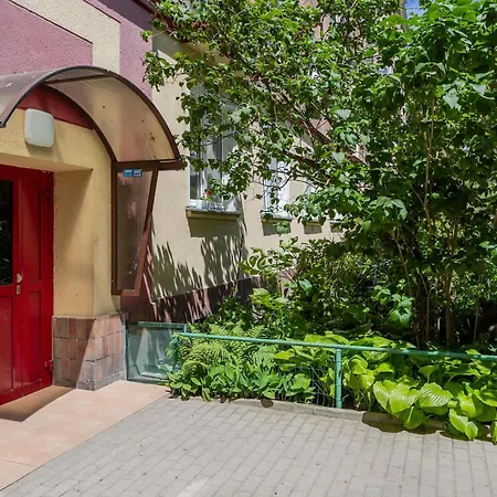 Spacious For 6 Guests With A Bathtub In By Renters Apartamento Varsóvia